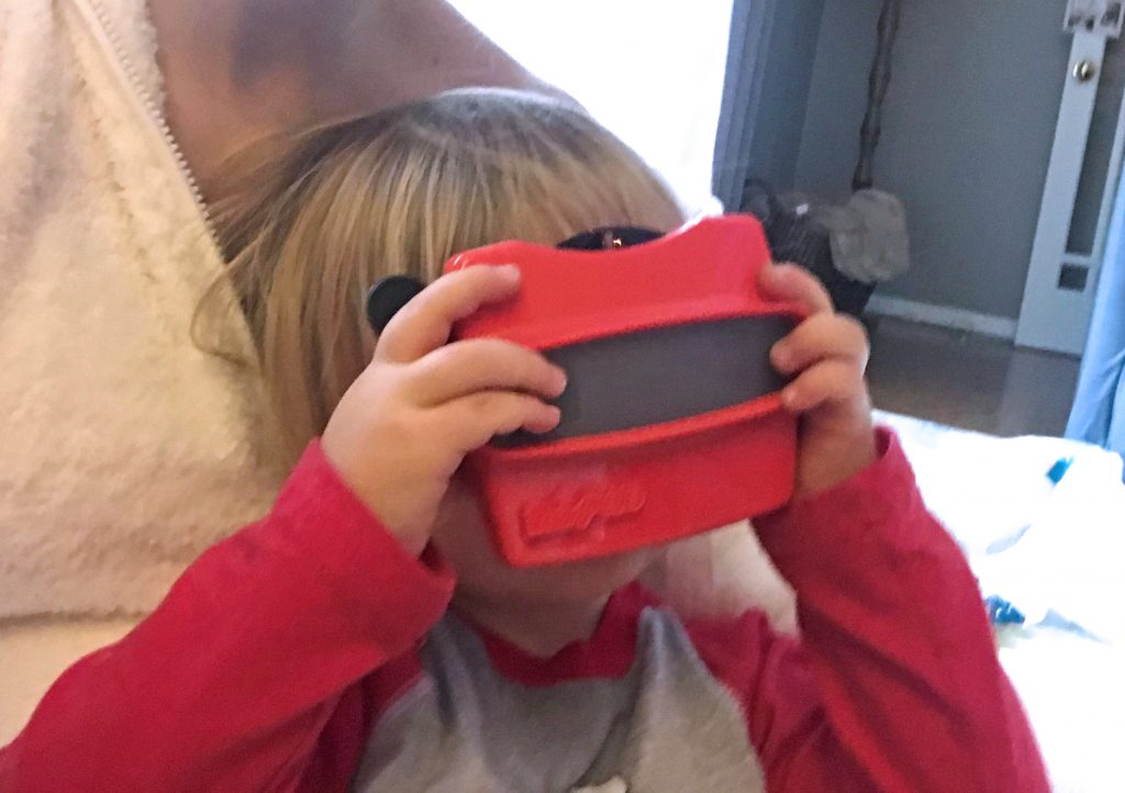 Seeing his family in a custom RetroViewer
