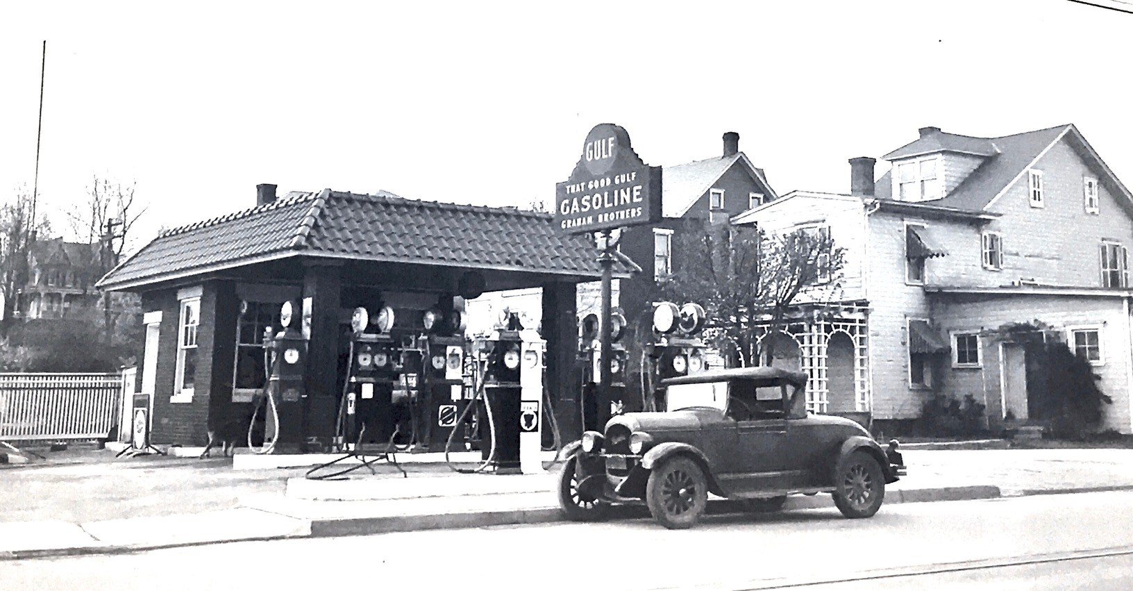 Got Gas, a collection of vintage gas station photos